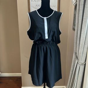 Apt. 9 black dress with white trim, zipper front, elastic waist, lined. Size L.